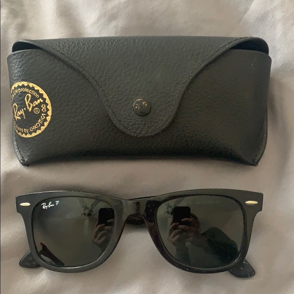 Used polarized ray ban wayfarers. Black.